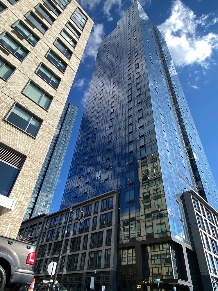 The Vantage Tower One, 33 Park View Avenue